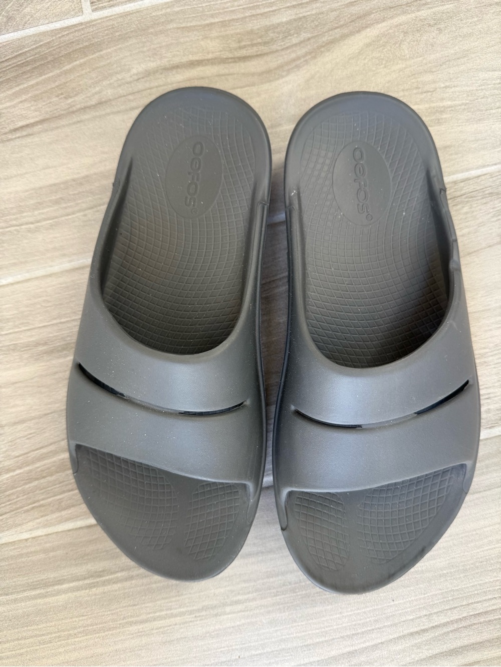 OOFOS Womens gray Slide Sandals